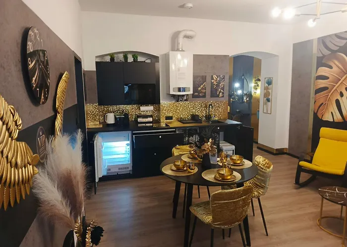 s In Near Schoenbrunn & Westbahnhof - Keyless Check-In
